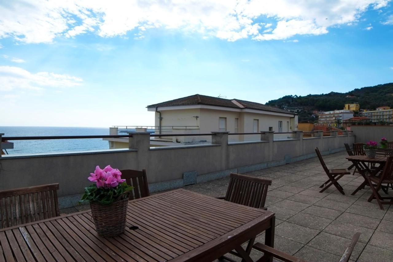 Villa Gioiosa Diano Marina Dış mekan fotoğraf